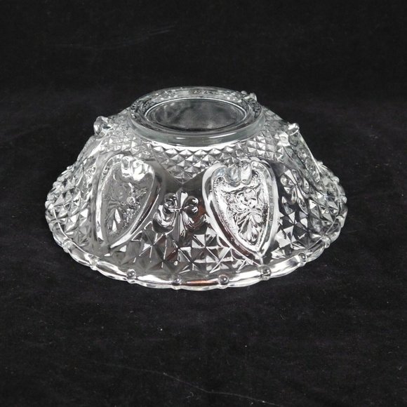 KIG Malaysia Clear Bowl Pressed Glass Heart Fleur de Lis Elegant Serving Dish - Picture 8 of 11